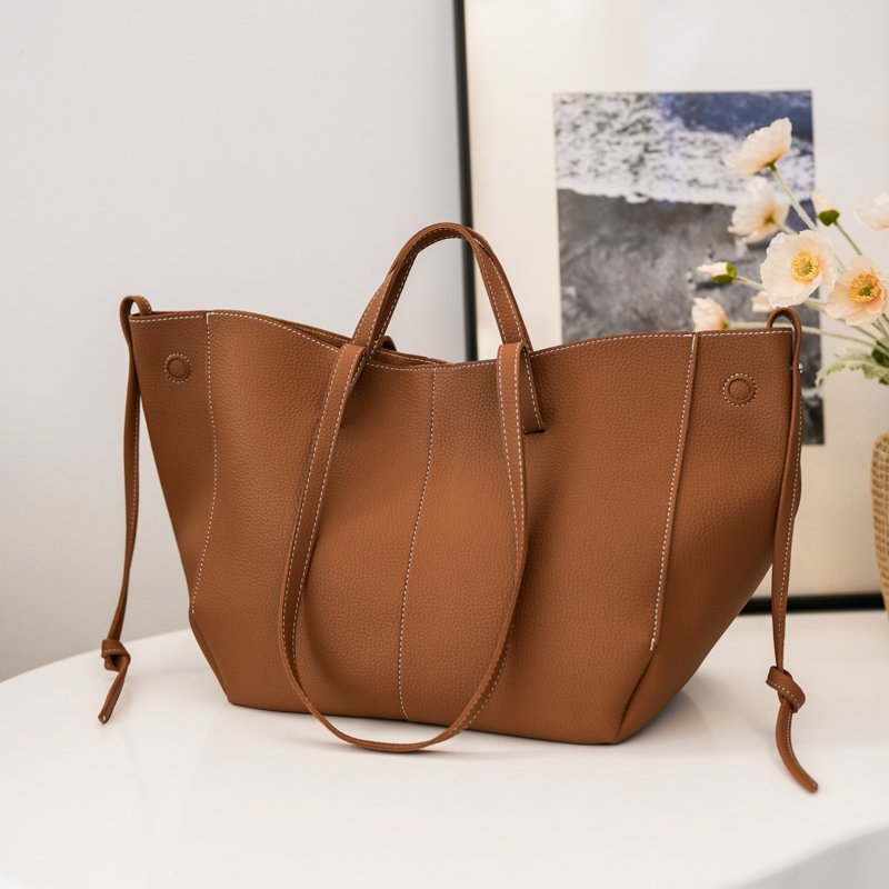 Large Capacity Leather Zipper  - Women Bags In Trend のレビューと価格