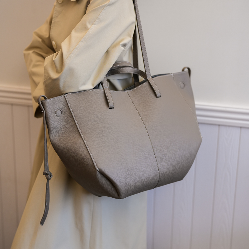 Large Capacity Leather Zipper  - Women Bags In Trend のレビューと価格