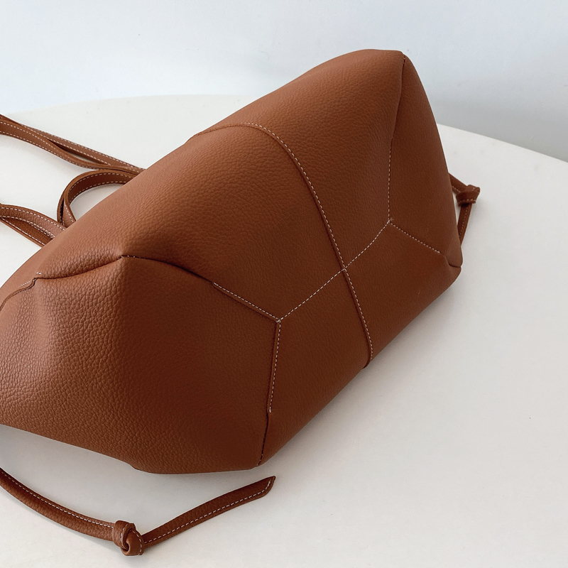 Large Capacity Leather Zipper  - Women Bags In Trend のレビューと価格