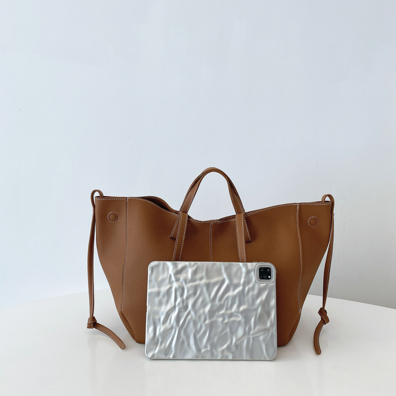 Large Capacity Leather Zipper  - Women Bags In Trend のレビューと価格